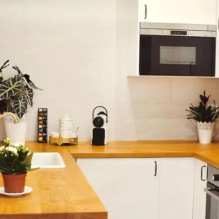 Lux Cityhall + Parking *